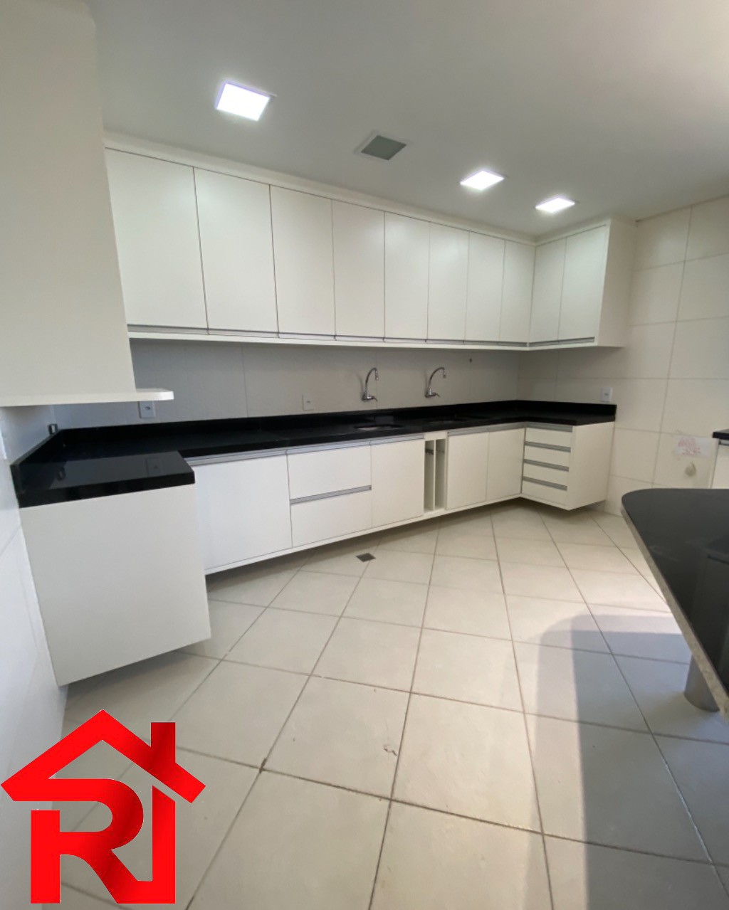 Apartamento à venda com 3 quartos, 178m² - Foto 18