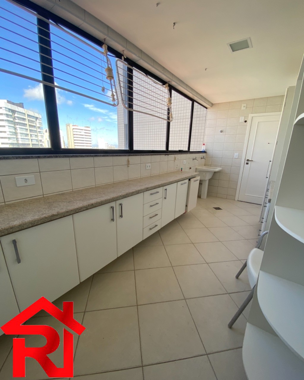 Apartamento à venda com 3 quartos, 178m² - Foto 15