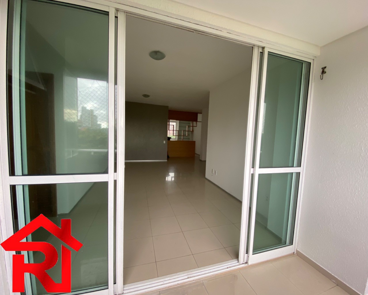 Apartamento à venda com 3 quartos, 154m² - Foto 4