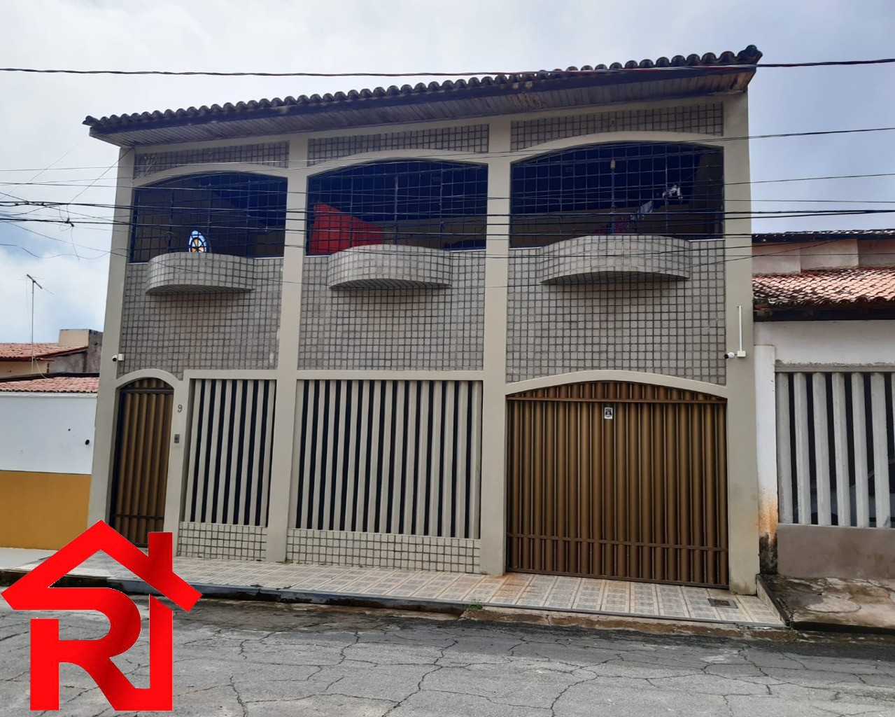 Casa à venda com 4 quartos, 600m² - Foto 1