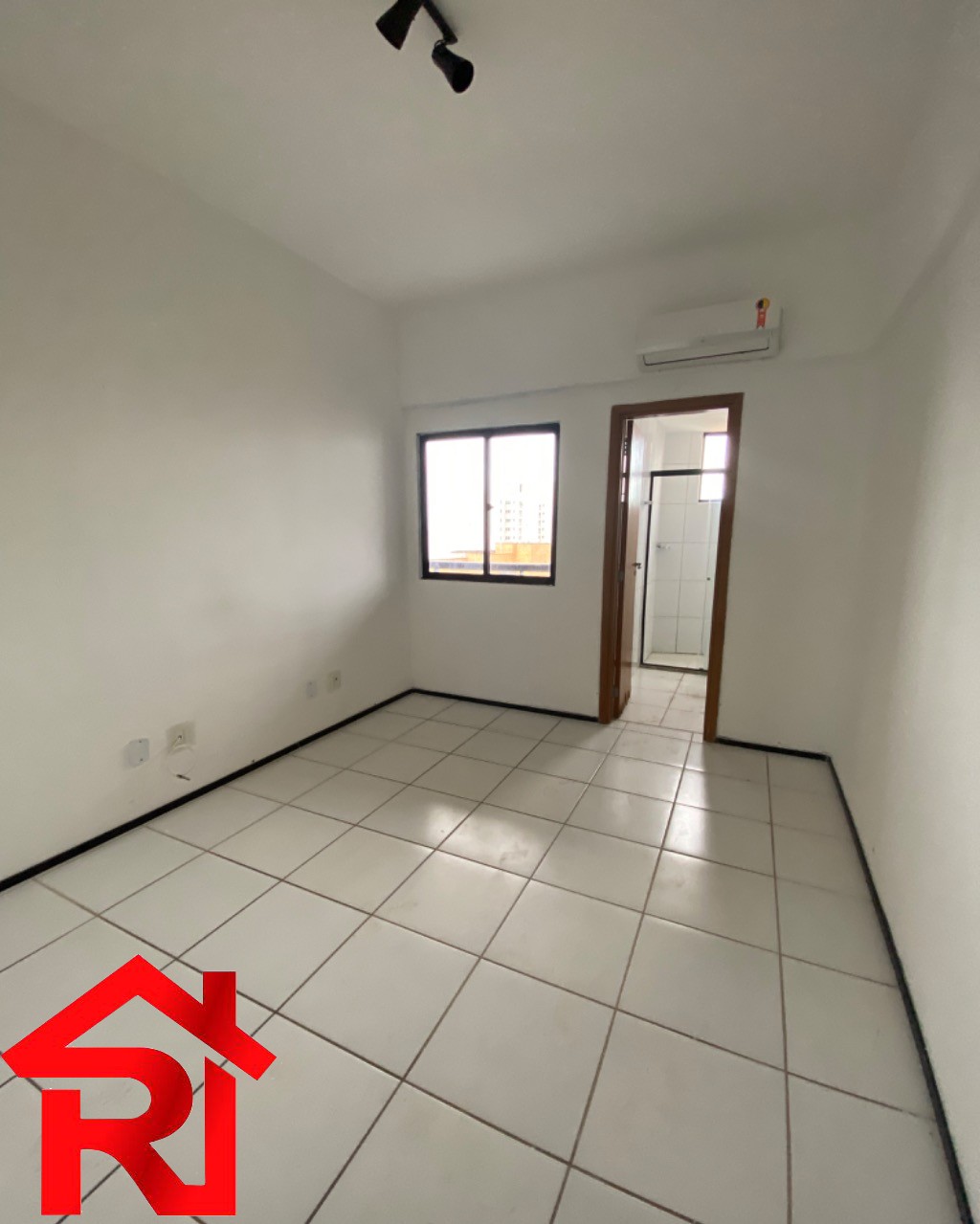 Apartamento para alugar com 3 quartos, 140m² - Foto 14