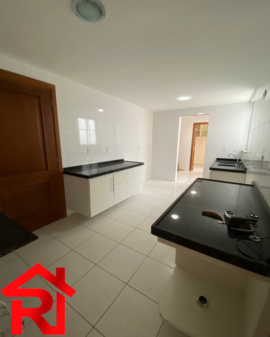 Apartamento à venda com 3 quartos, 154m² - Foto 6