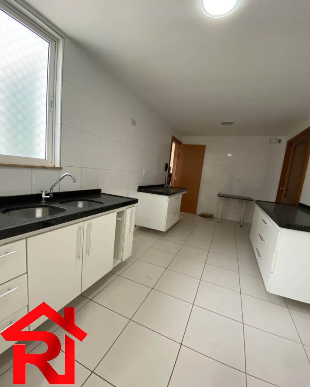 Apartamento à venda com 3 quartos, 154m² - Foto 8