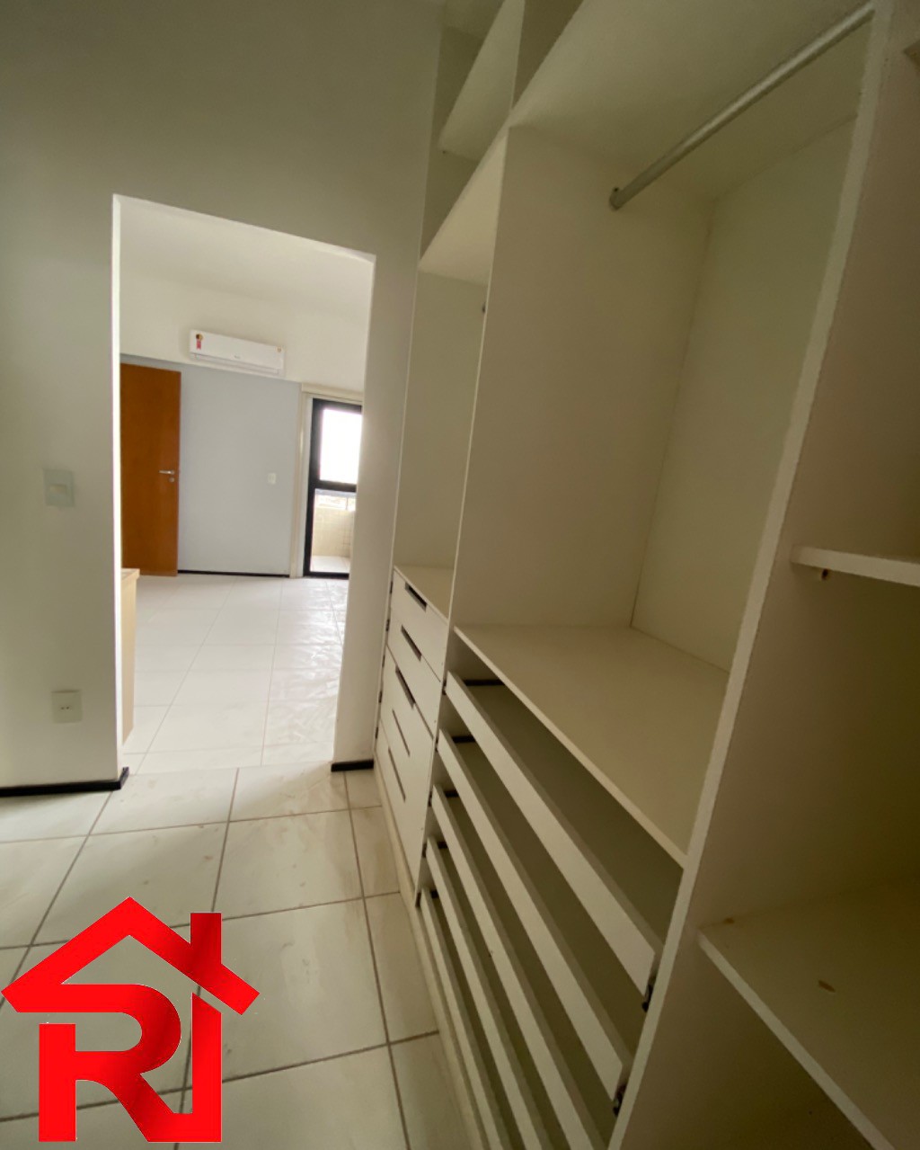 Apartamento para alugar com 3 quartos, 140m² - Foto 6