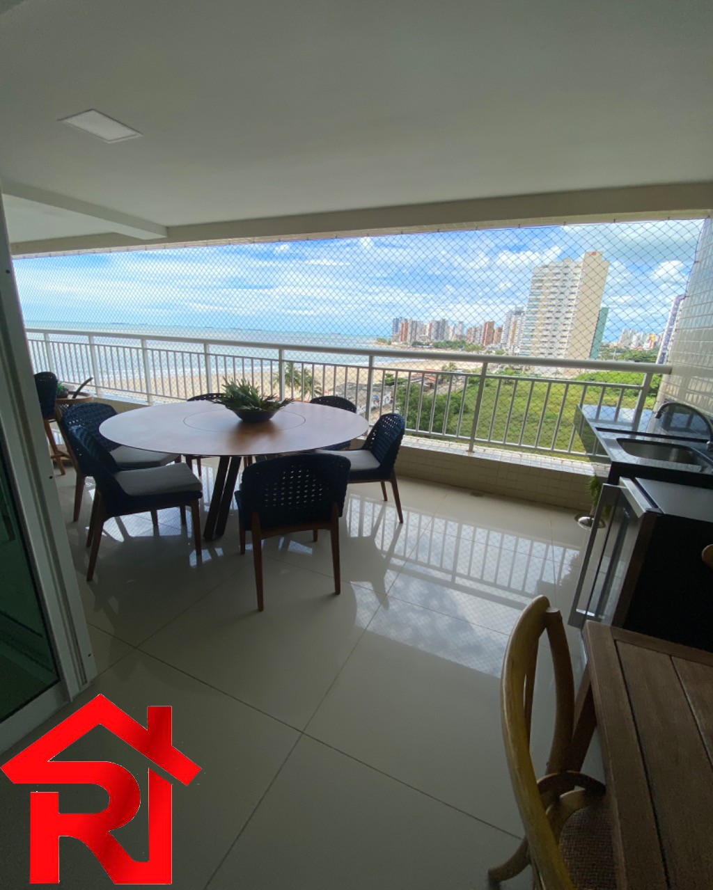 Apartamento para alugar com 4 quartos, 222m² - Foto 2