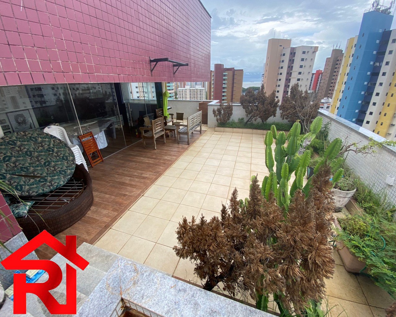 Cobertura à venda com 4 quartos, 300m² - Foto 6