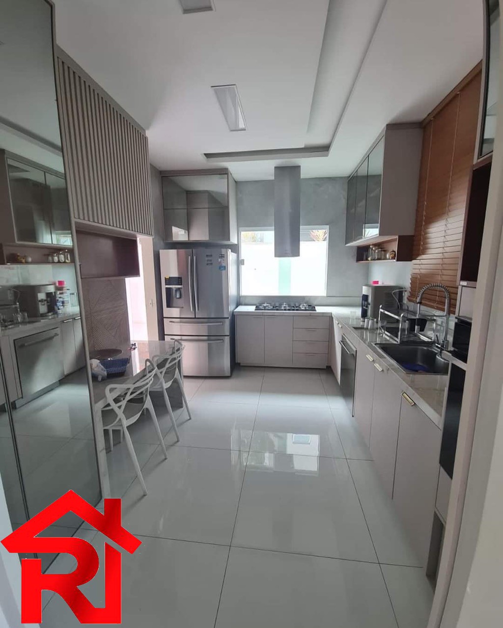 Casa à venda com 6 quartos, 490m² - Foto 6