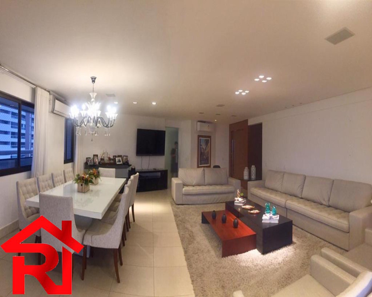 Apartamento para alugar com 4 quartos, 387m² - Foto 2