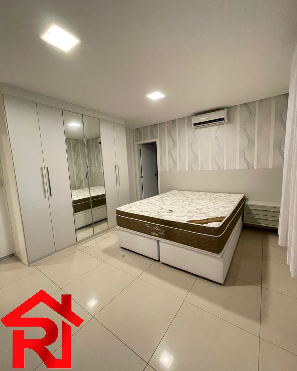 Apartamento à venda com 4 quartos, 217m² - Foto 12