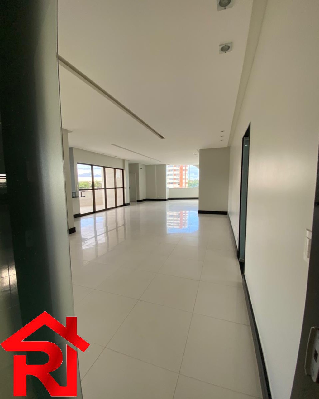 Apartamento à venda com 4 quartos, 300m² - Foto 8