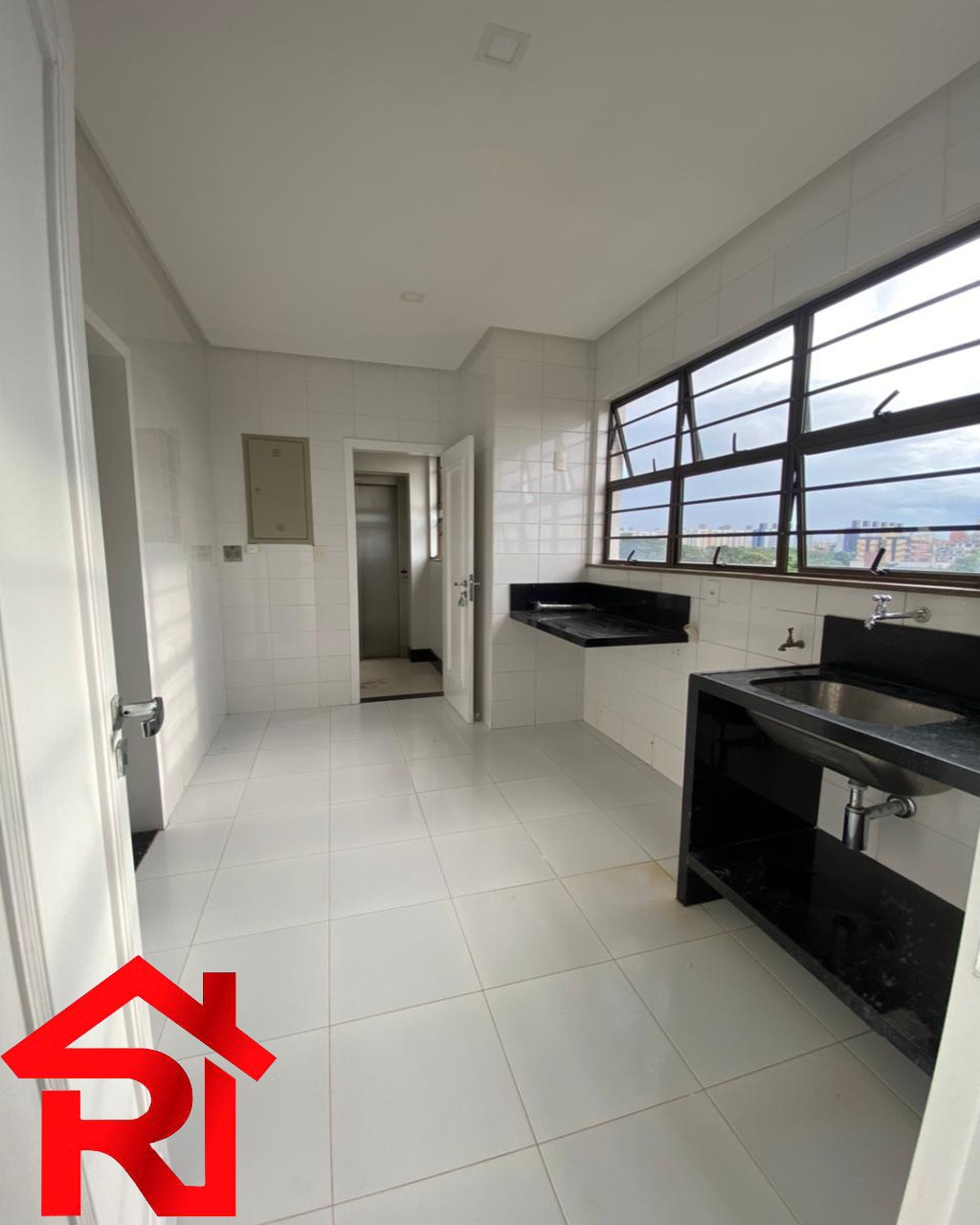 Apartamento à venda com 4 quartos, 300m² - Foto 6