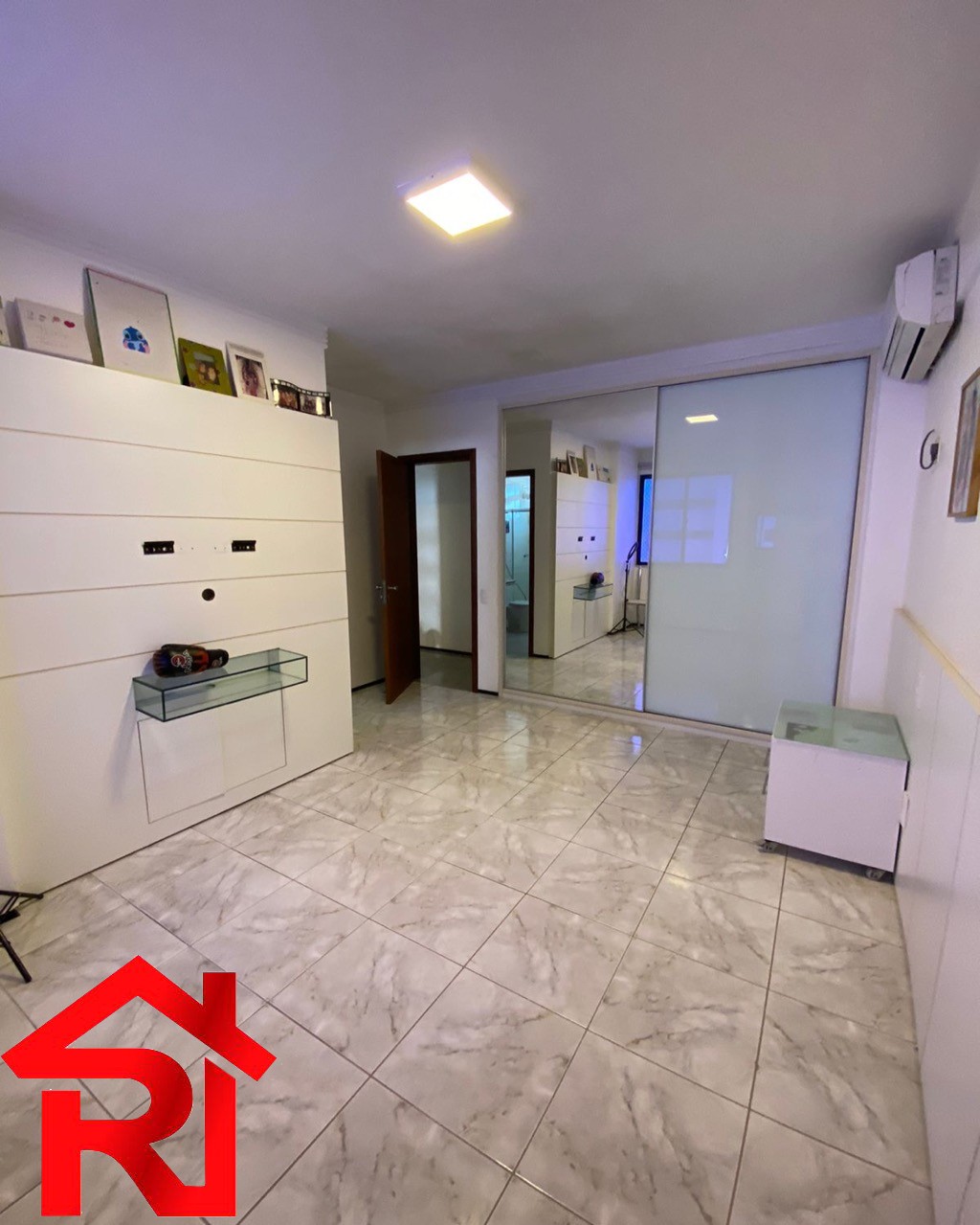 Apartamento à venda com 4 quartos, 187m² - Foto 12