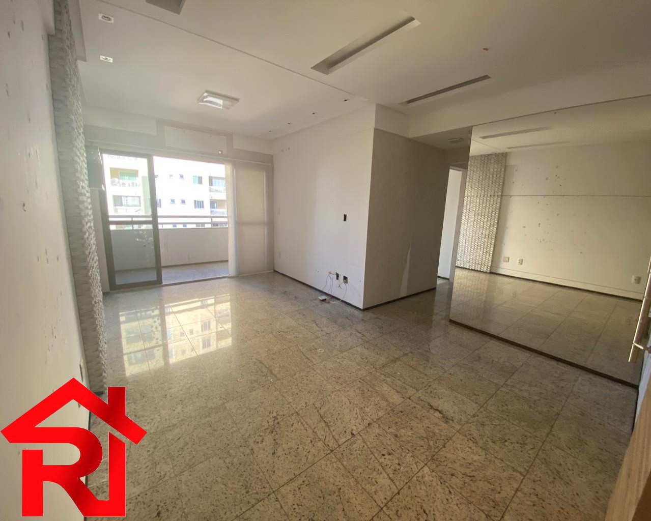 Apartamento à venda com 3 quartos, 105m² - Foto 3