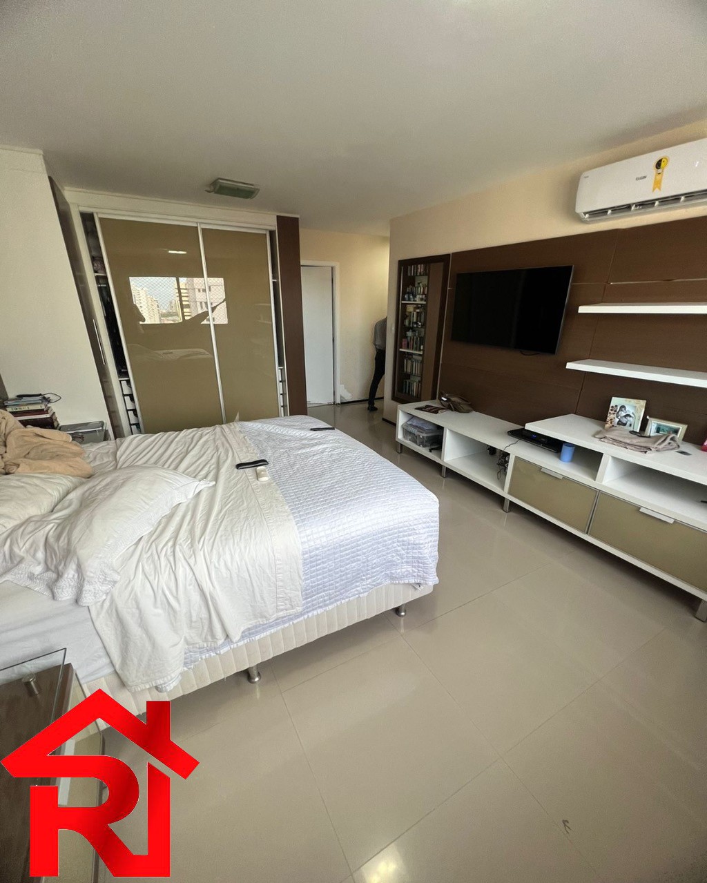 Apartamento à venda com 4 quartos, 230m² - Foto 11