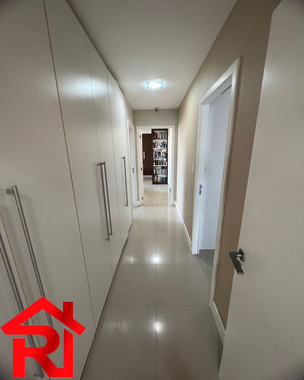 Apartamento à venda com 4 quartos, 230m² - Foto 5