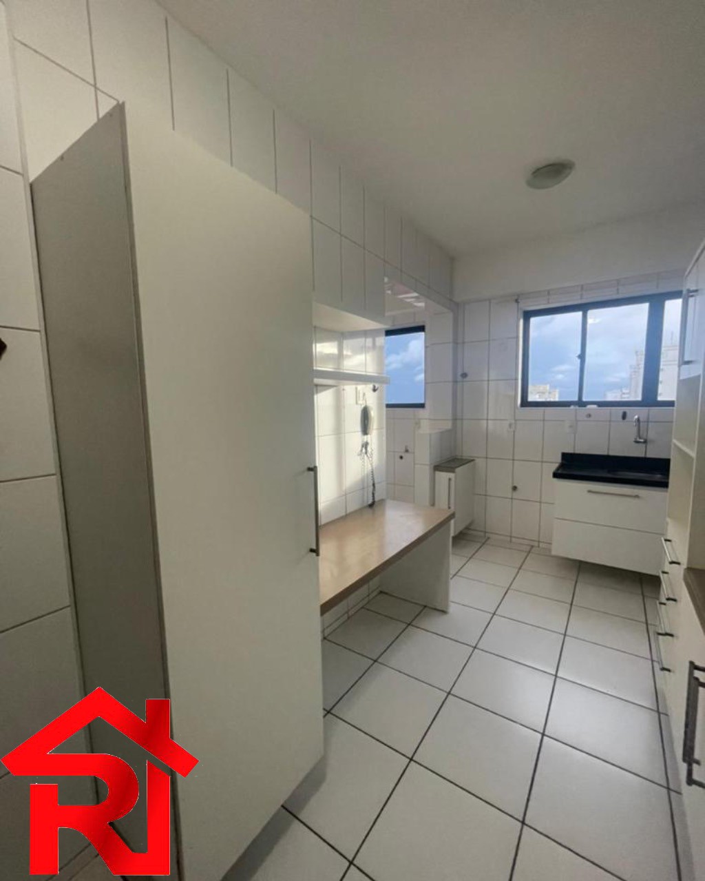 Apartamento para alugar com 3 quartos, 140m² - Foto 9