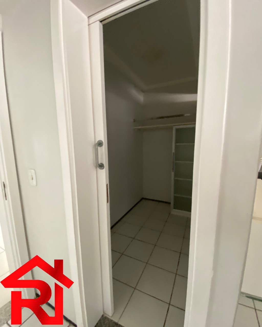 Apartamento para alugar com 3 quartos, 187m² - Foto 10