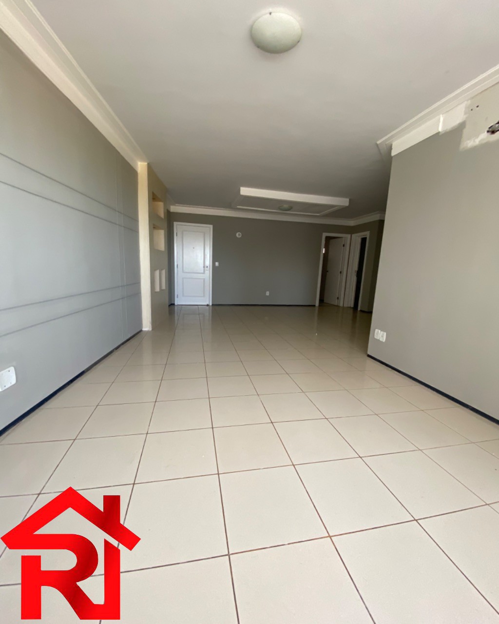 Apartamento à venda com 3 quartos, 187m² - Foto 2