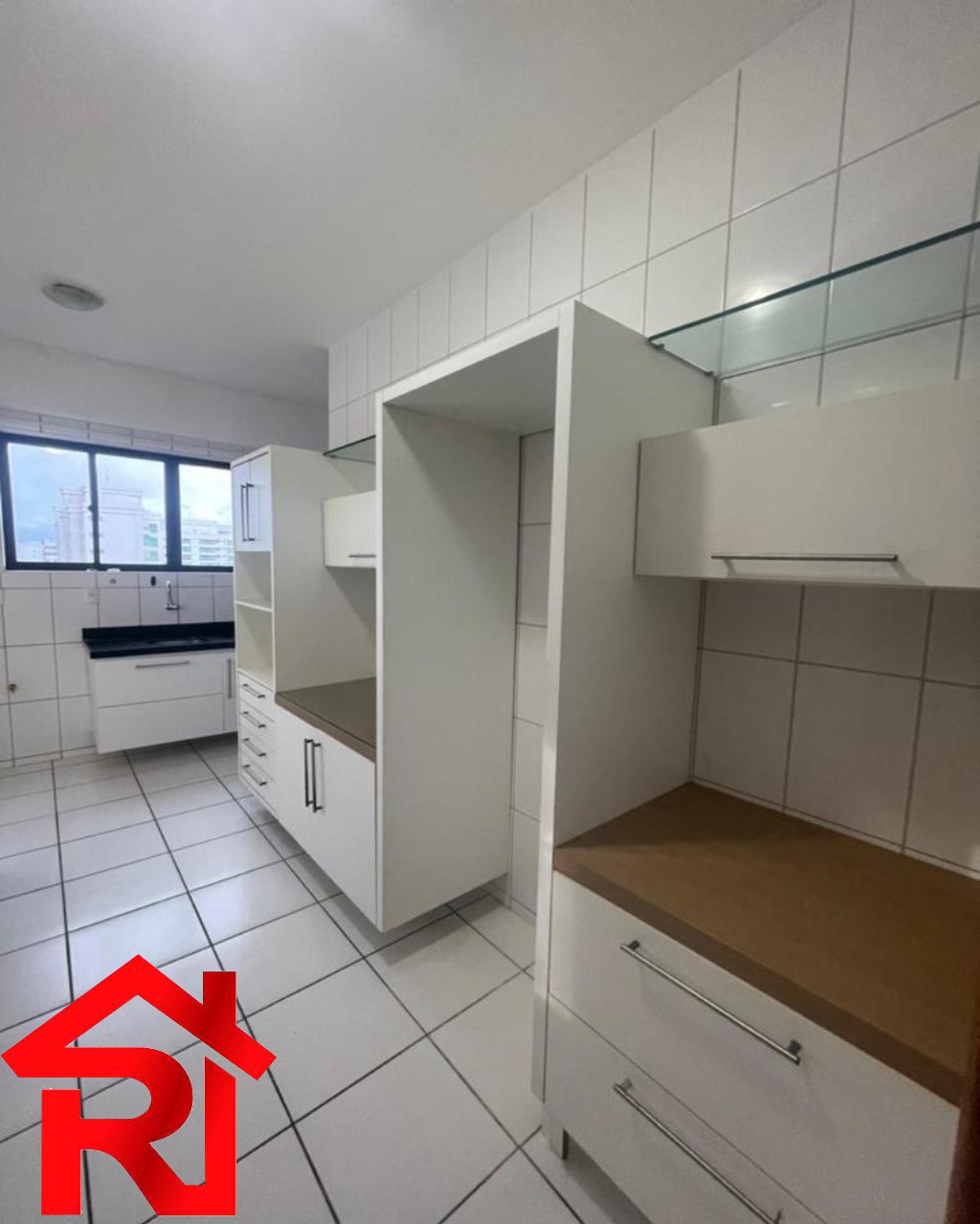 Apartamento para alugar com 3 quartos, 140m² - Foto 11