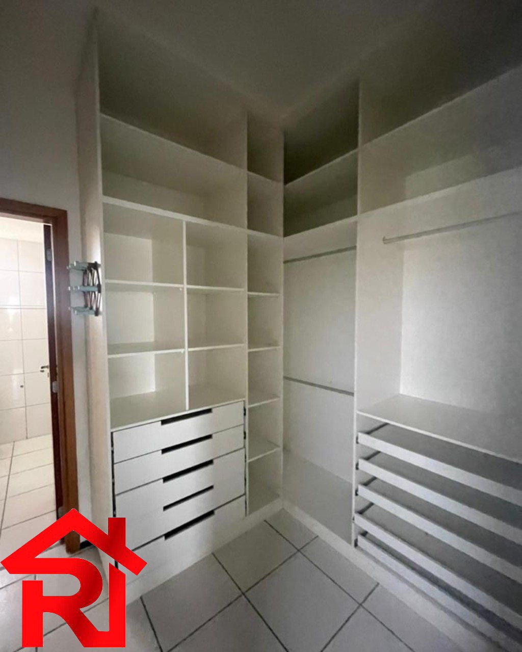 Apartamento para alugar com 3 quartos, 140m² - Foto 4