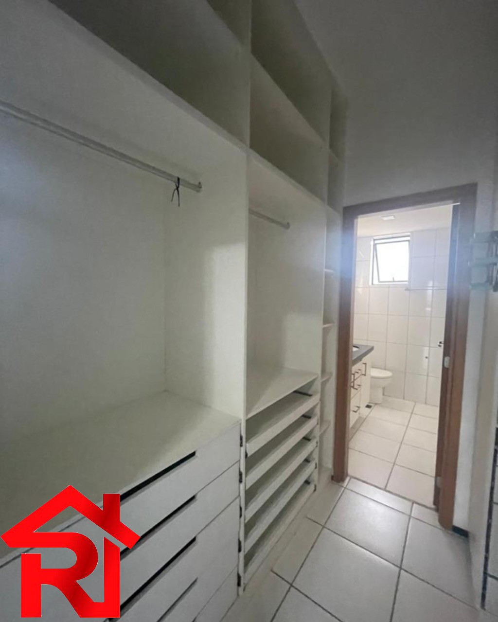 Apartamento para alugar com 3 quartos, 140m² - Foto 17