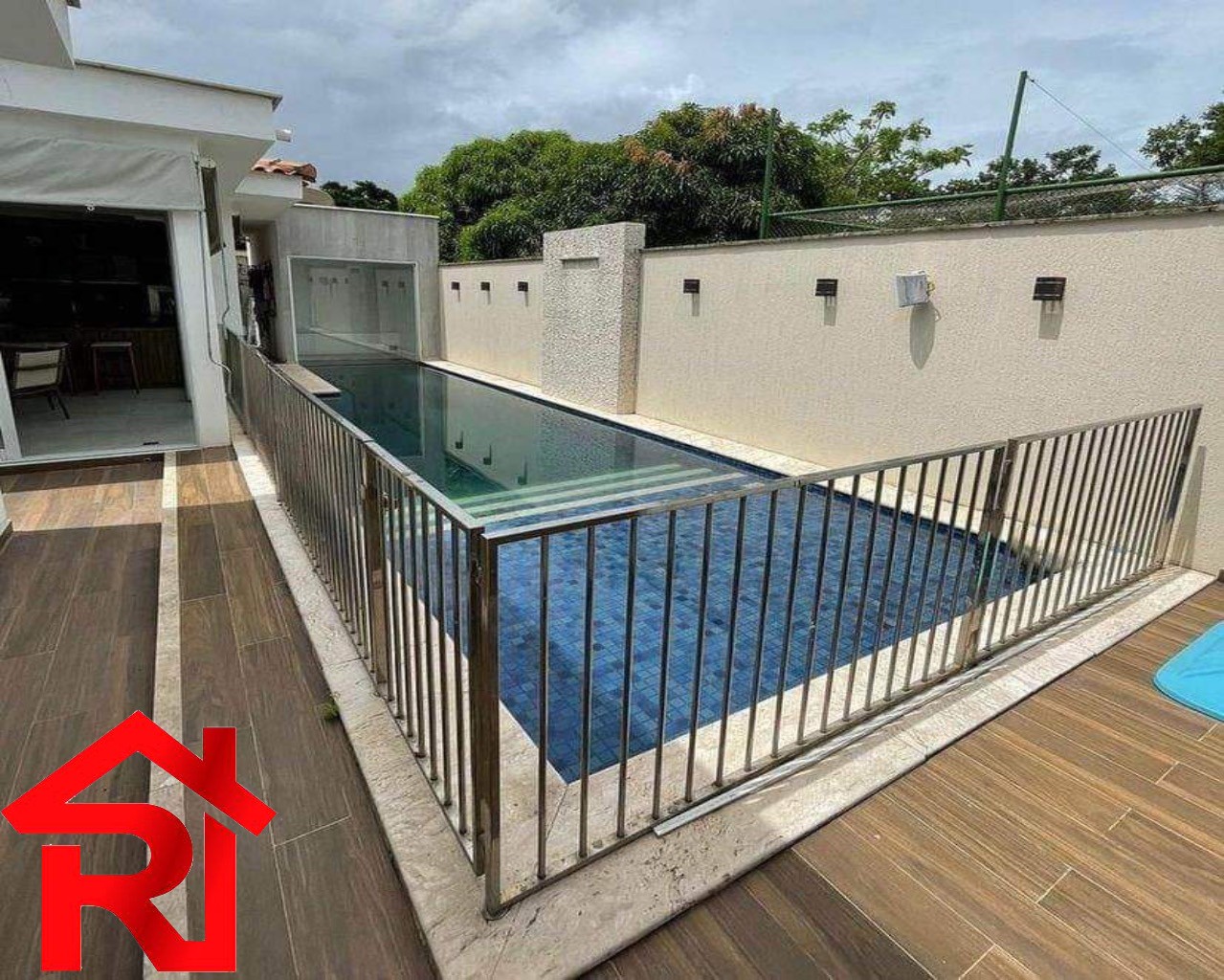 Casa à venda com 4 quartos, 450m² - Foto 1