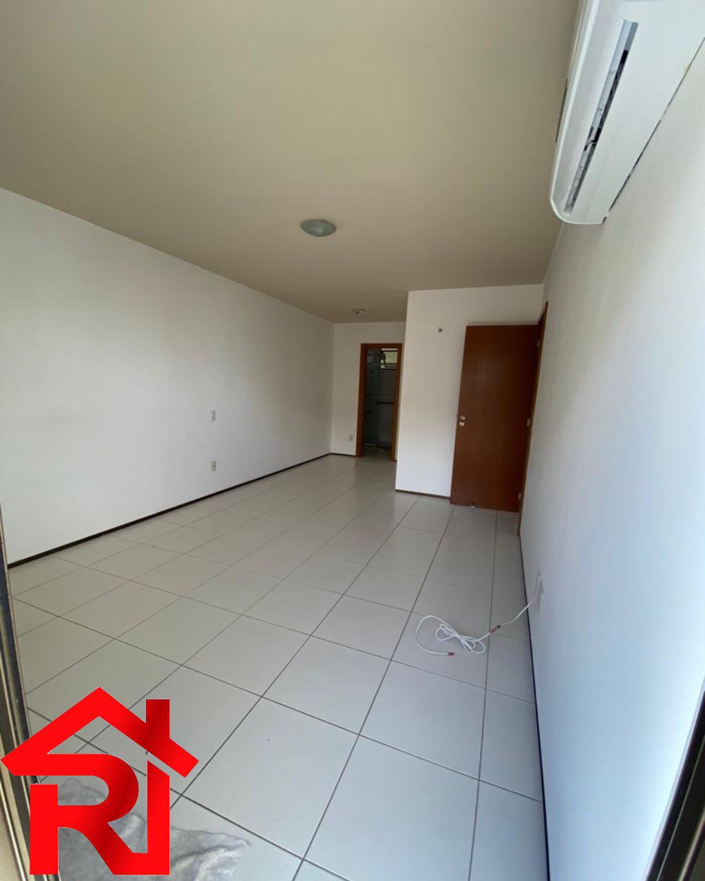 Apartamento à venda com 3 quartos, 110m² - Foto 2