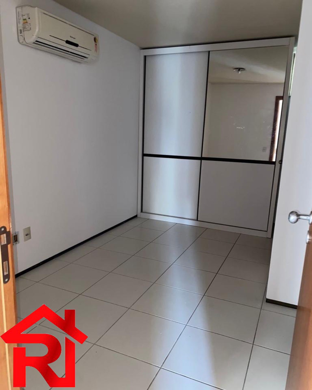 Apartamento à venda com 3 quartos, 110m² - Foto 5