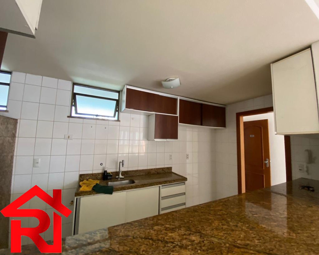 Apartamento à venda com 3 quartos, 110m² - Foto 3