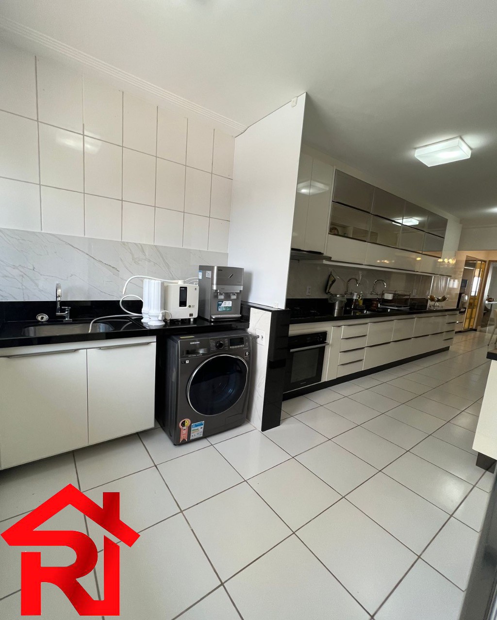 Apartamento à venda com 4 quartos, 250m² - Foto 11