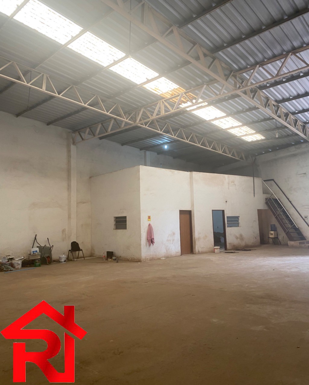 Depósito-Galpão-Armazém para alugar, 1050m² - Foto 8