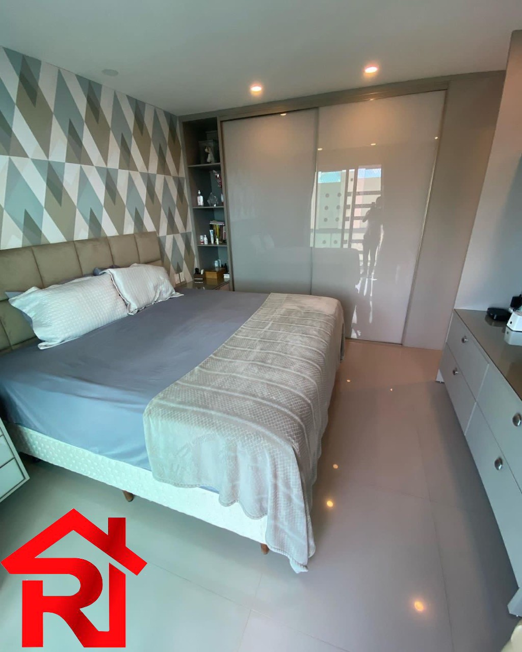 Apartamento à venda com 4 quartos, 217m² - Foto 10