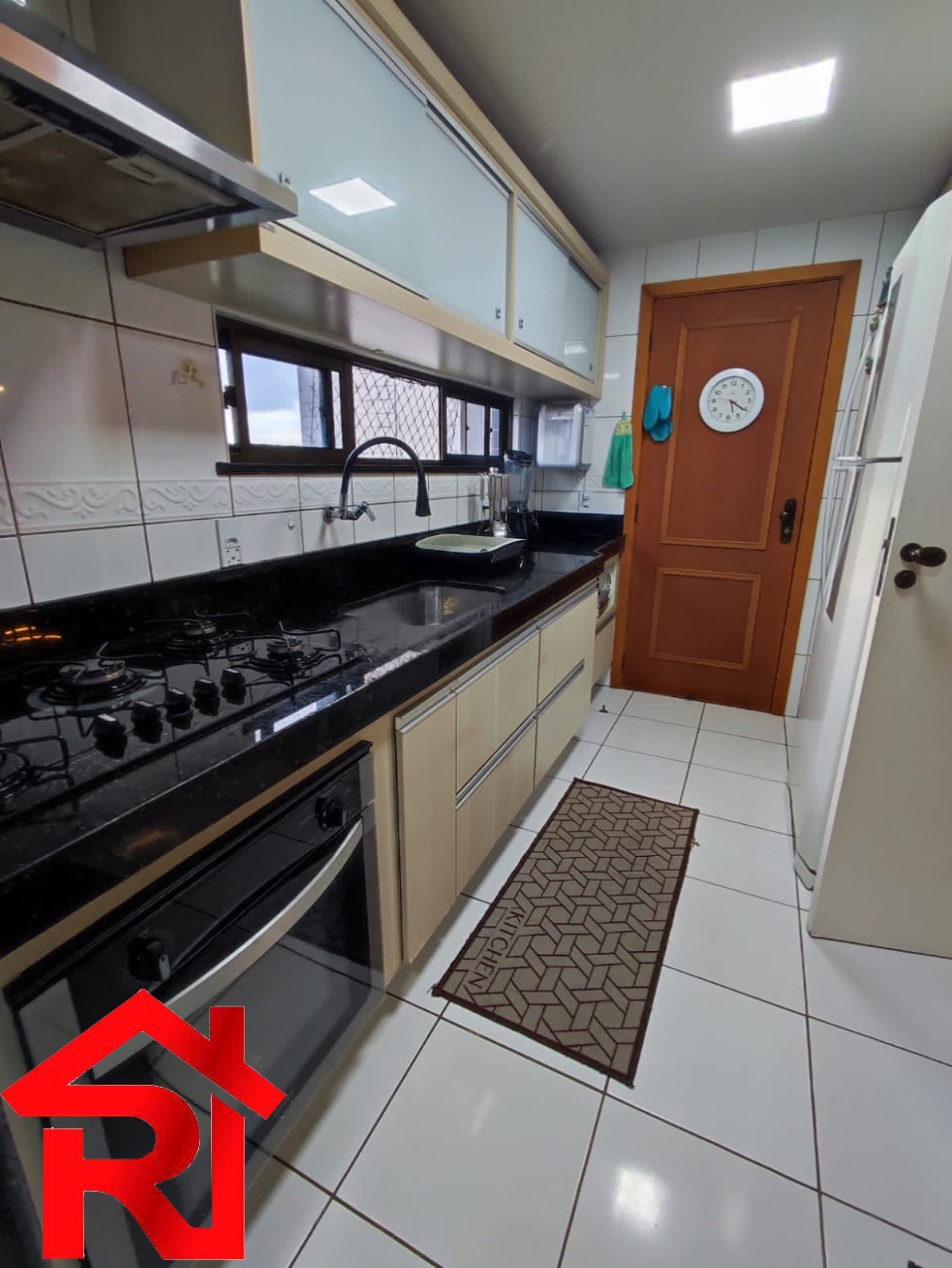 Apartamento à venda com 3 quartos, 117m² - Foto 12