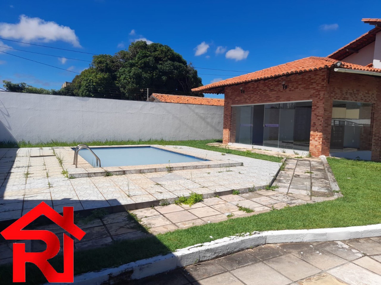 Casa à venda com 4 quartos, 1200m² - Foto 2