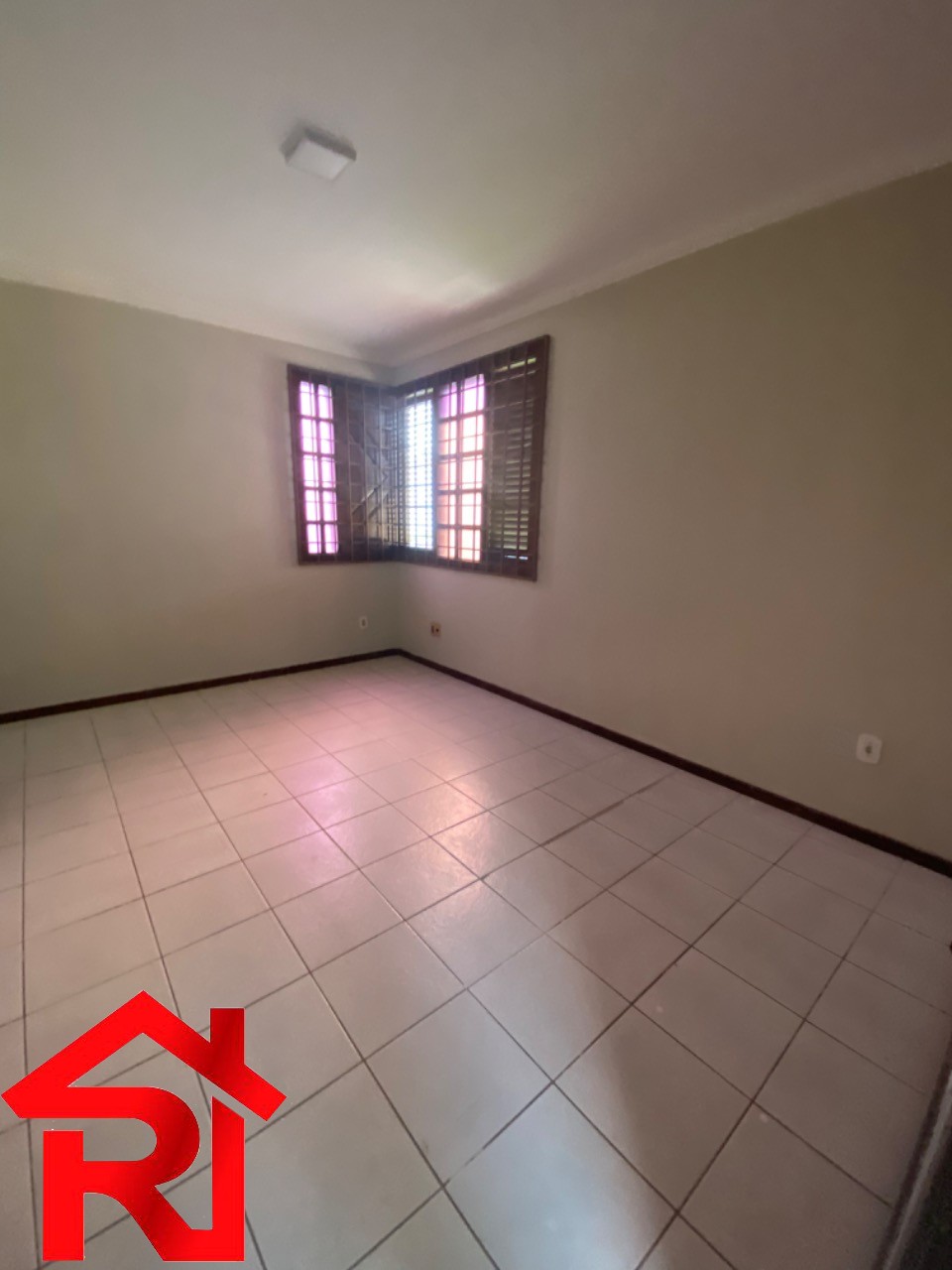 Casa à venda com 4 quartos, 1200m² - Foto 25