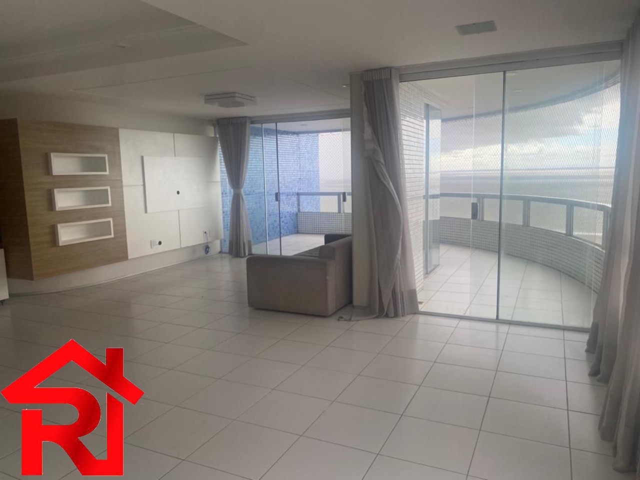 Apartamento para alugar com 4 quartos, 280m² - Foto 1