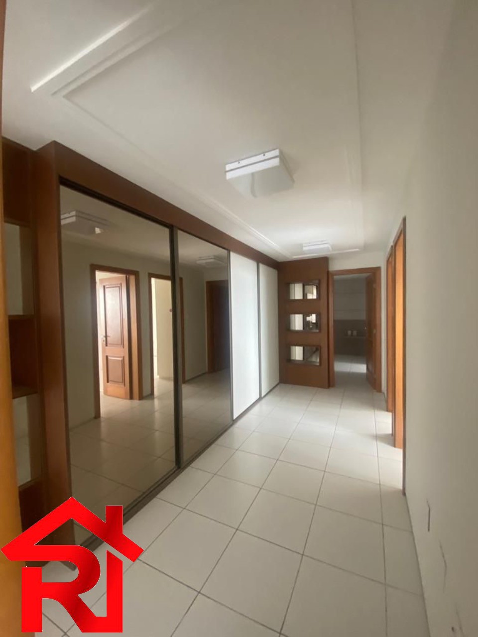 Apartamento para alugar com 4 quartos, 280m² - Foto 3