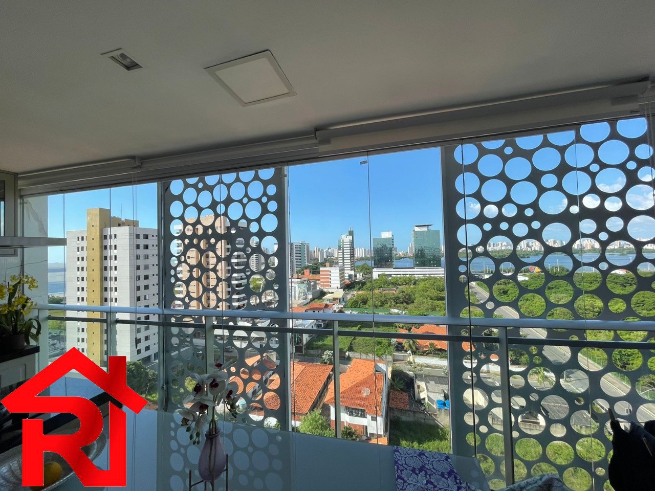 Apartamento à venda com 2 quartos, 74m² - Foto 1