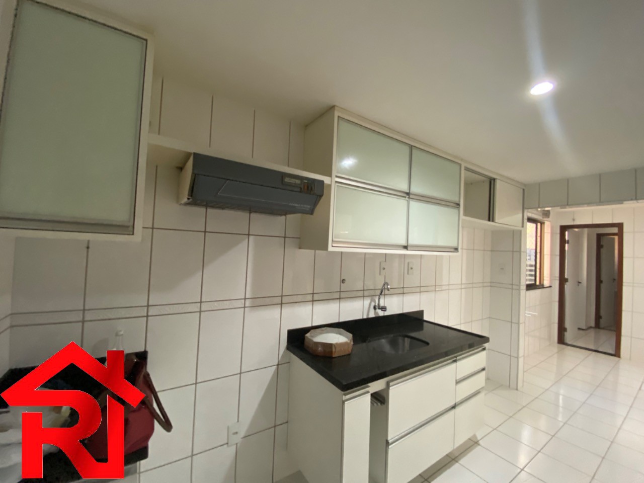 Apartamento para alugar com 3 quartos, 145m² - Foto 17