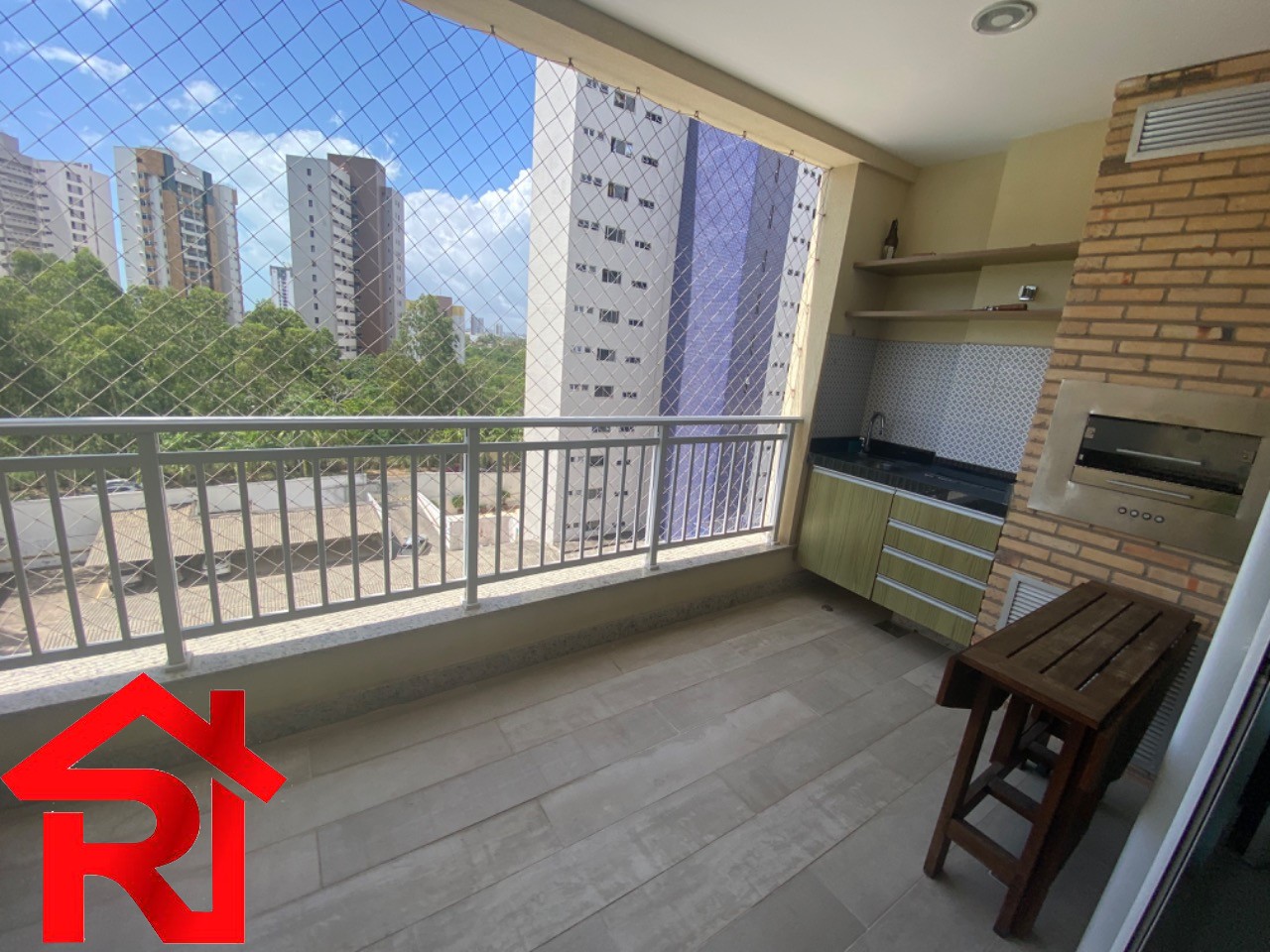 Apartamento para alugar com 4 quartos, 200m² - Foto 1