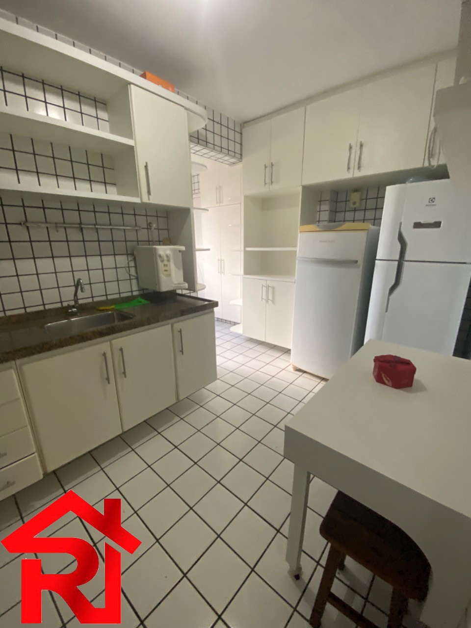 Apartamento para alugar com 3 quartos, 140m² - Foto 11