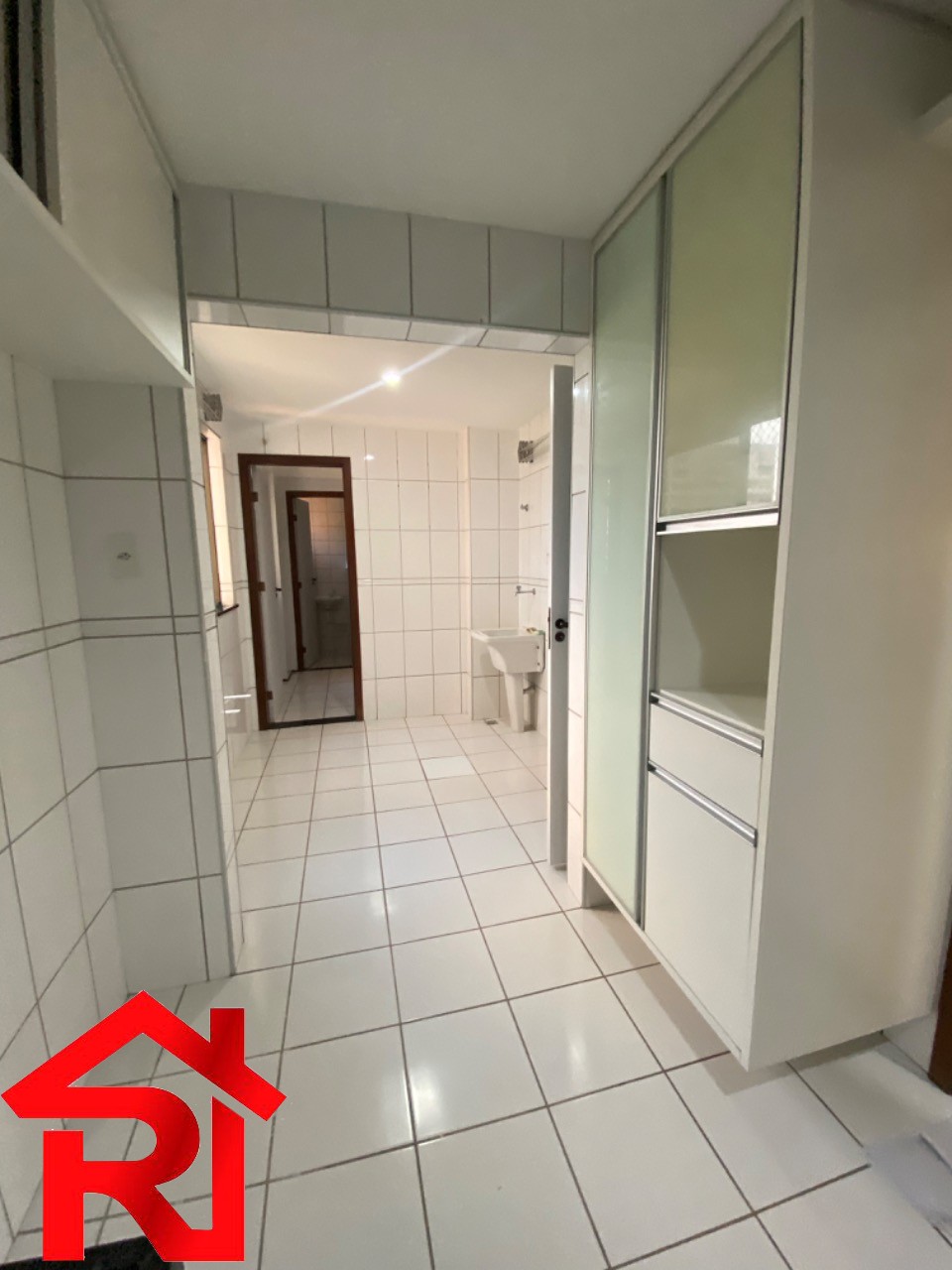 Apartamento para alugar com 3 quartos, 145m² - Foto 8