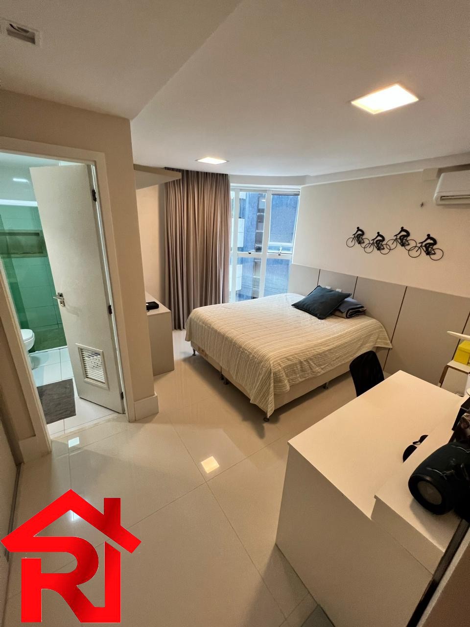 Apartamento à venda com 4 quartos, 200m² - Foto 12