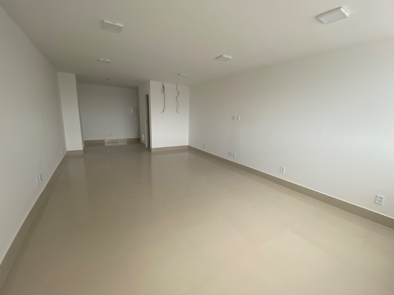 Conjunto Comercial-Sala para alugar com 4 quartos, 154m² - Foto 4