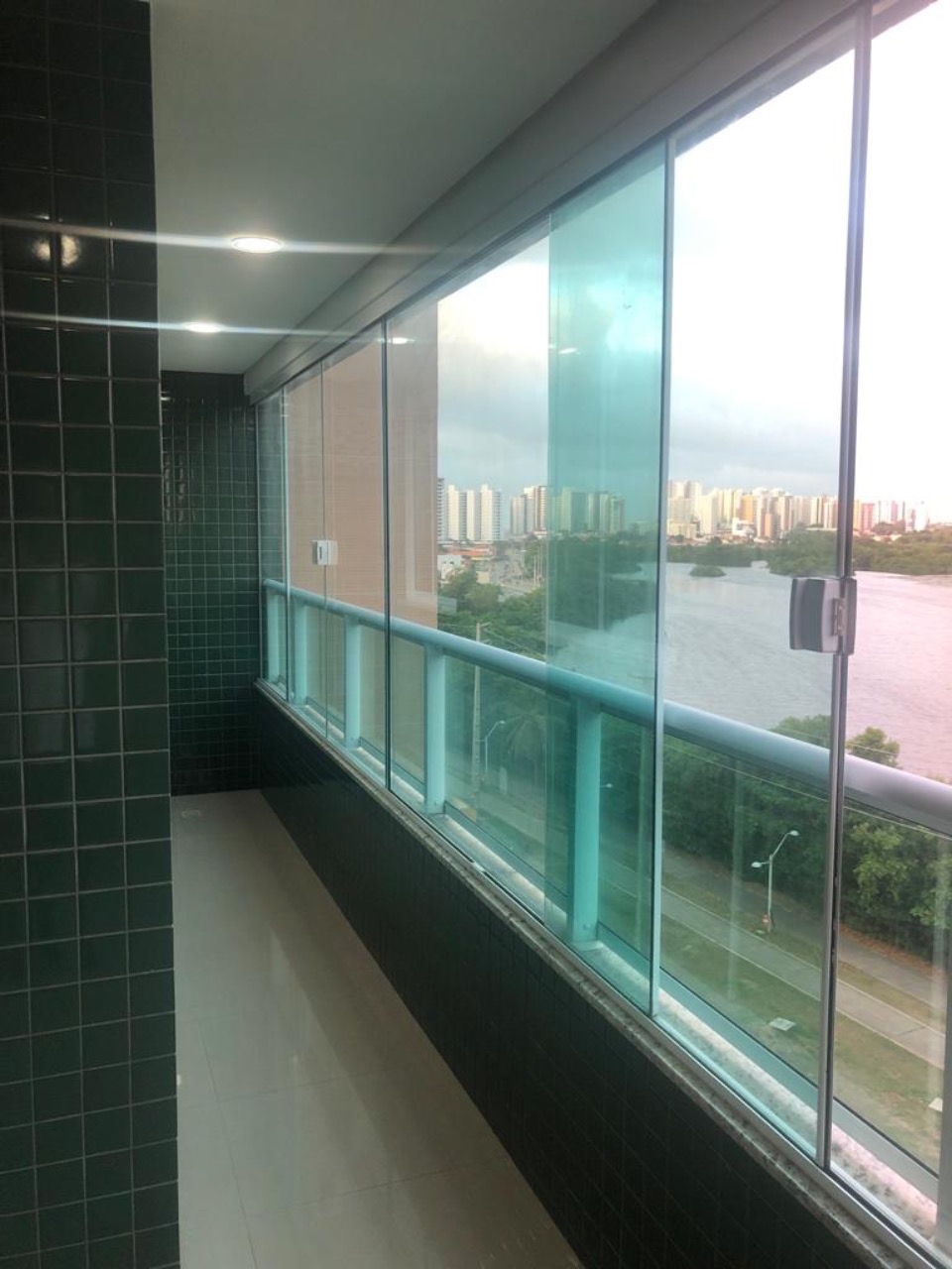 Apartamento para alugar com 3 quartos, 90m² - Foto 1