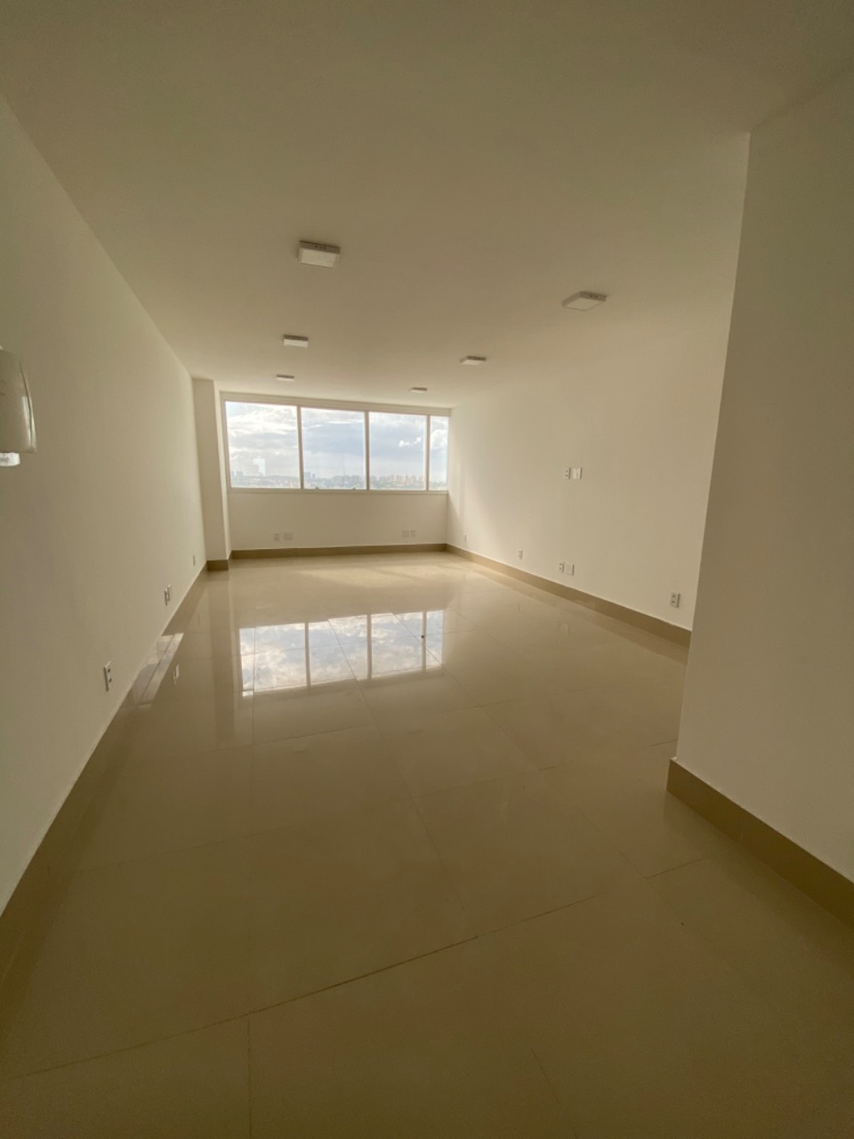 Conjunto Comercial-Sala para alugar com 4 quartos, 154m² - Foto 1