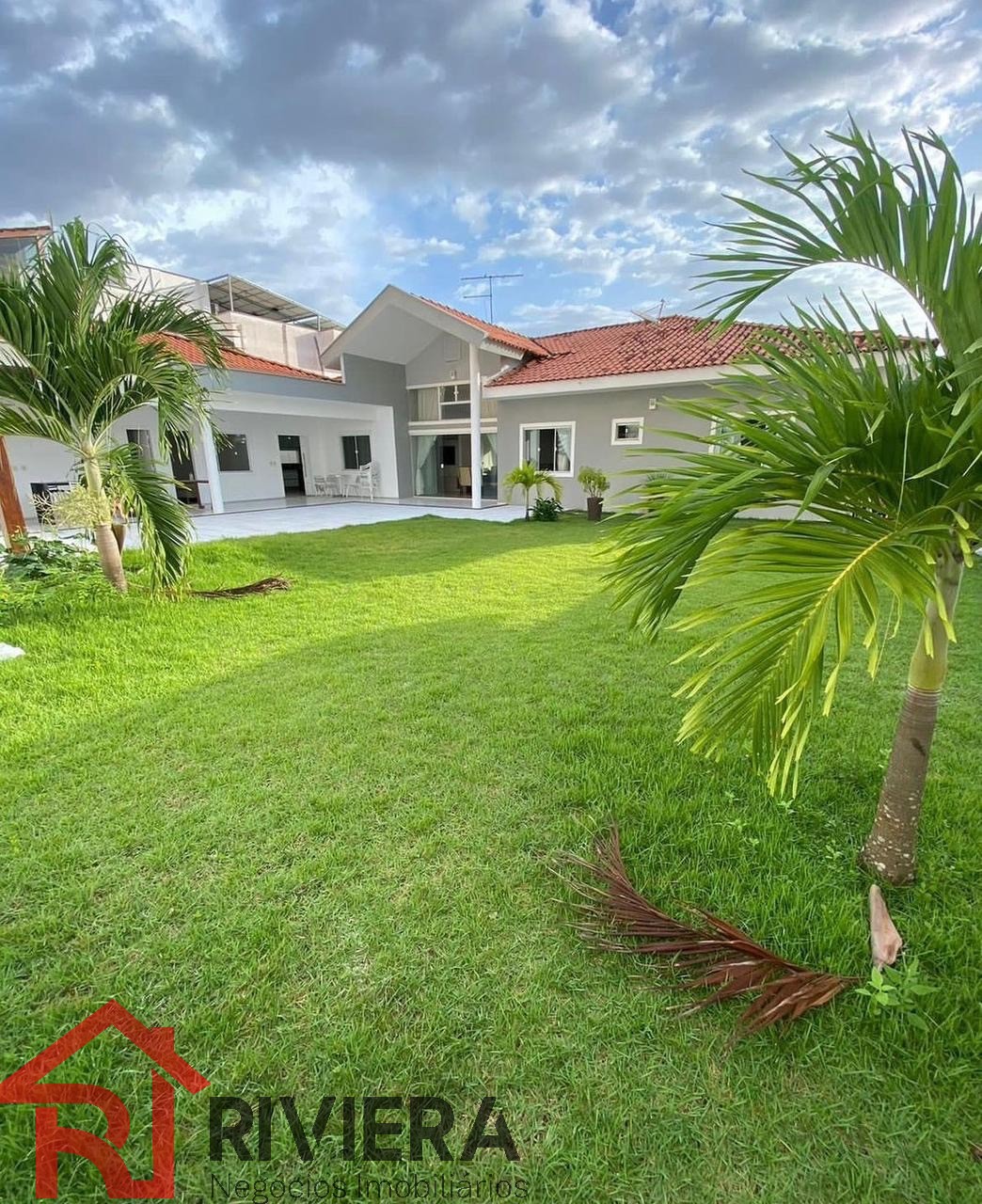 Casa à venda com 4 quartos, 800m² - Foto 2