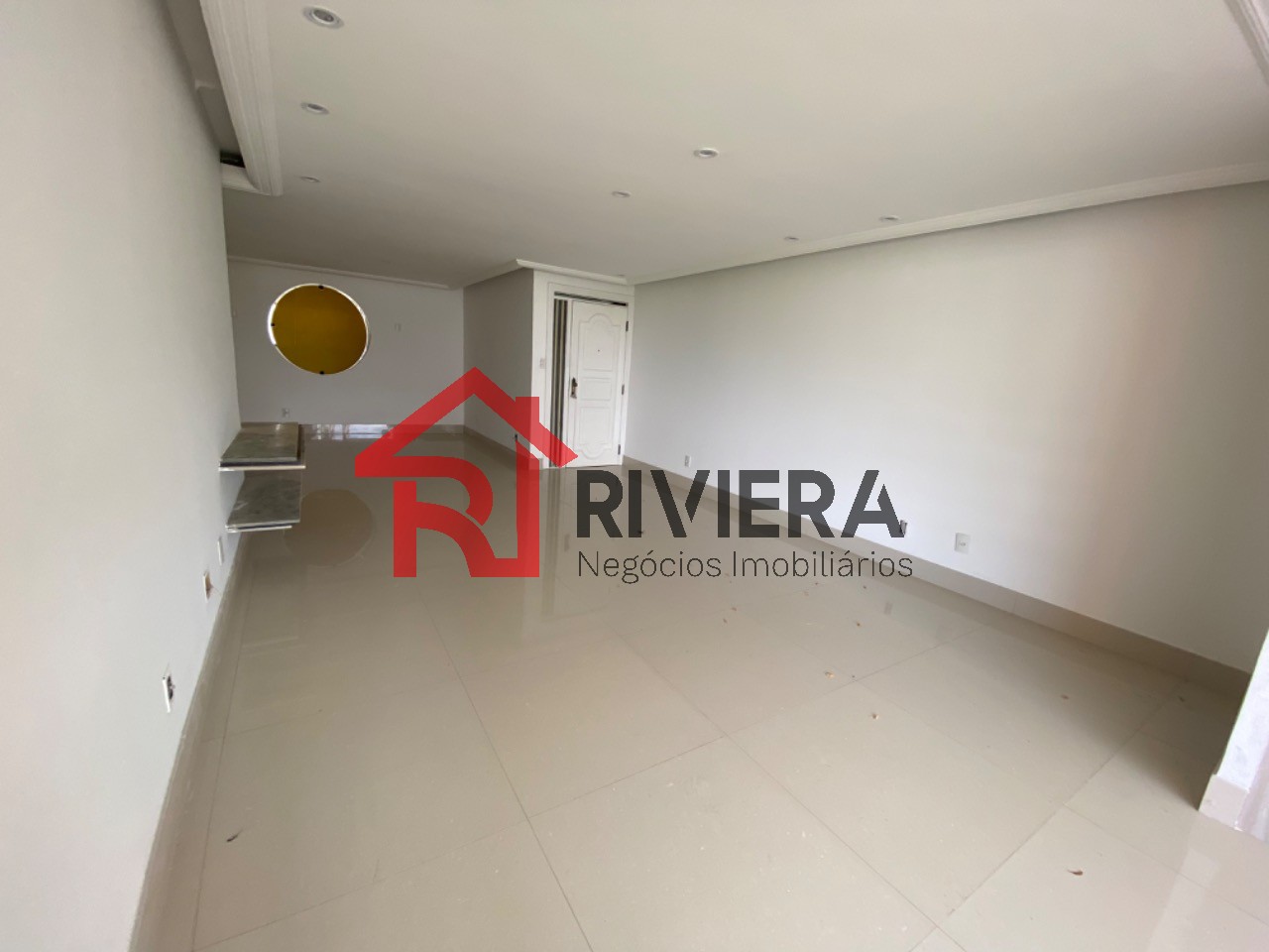 Apartamento à venda com 3 quartos, 200m² - Foto 4