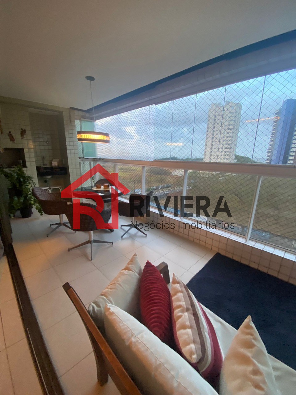 Apartamento à venda com 4 quartos, 200m² - Foto 1