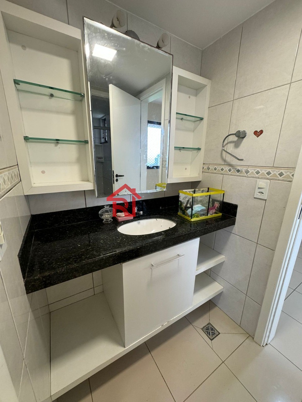 Apartamento para alugar com 3 quartos, 125m² - Foto 13